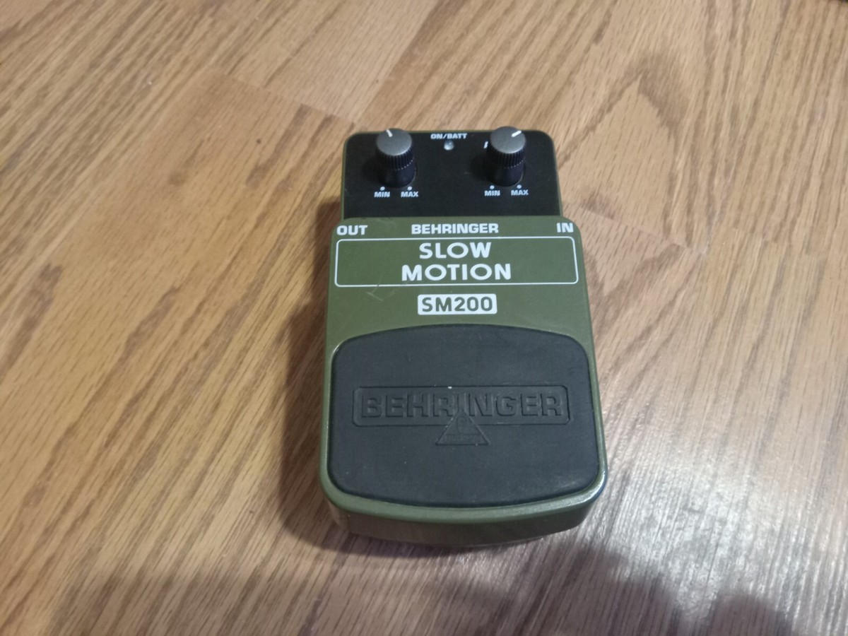Behringer Slow Motion SM200 Delay Guitar Effect Pedal