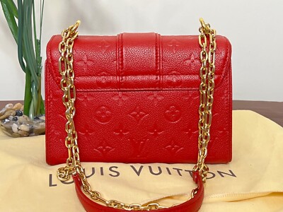 LOUIS VUITTONストライプロゴ クッション 保存袋付き クッション・プラージュ LV グラフィカル S00｜ルイ・ヴィトン 公式