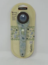 Fiskars Heidi Grace Spring Floral 45mm Stick Rotary Cutter 2008 Blue Green