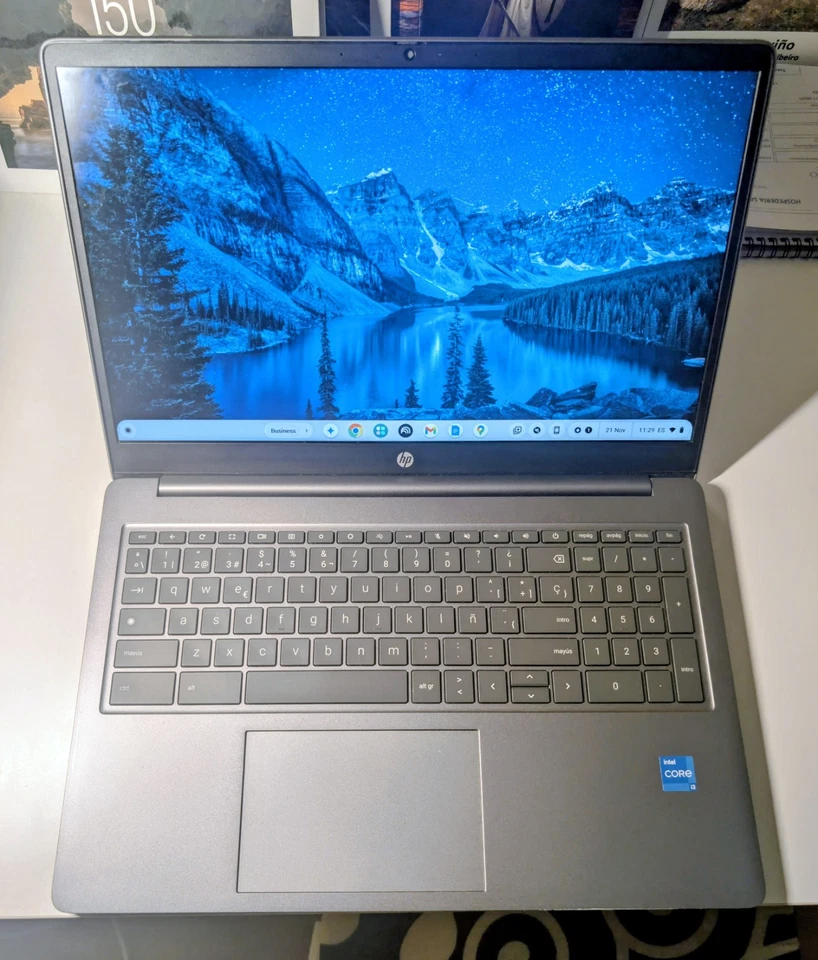 HP Chromebook Plus 15a-nb0000ns 15.6" i3, 8 GB, 256 GB UFS Silver Chrome OS - Imagen 2 de 4