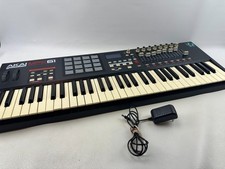 Akai MPK61 Midi Keyboard Controller Semi-Weighted 61-Key Tested