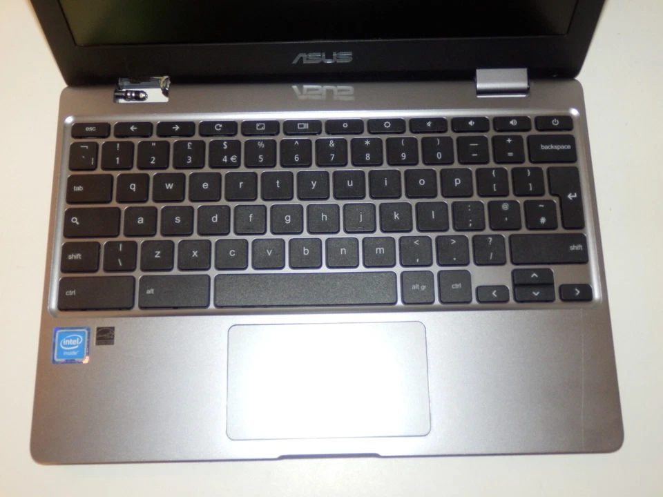 ASUS Chromebook C223N - Intel N3350, 4 GB RAM, 32 GB eMMC, 11,6", als Teildefekt - Bild 3 von 4