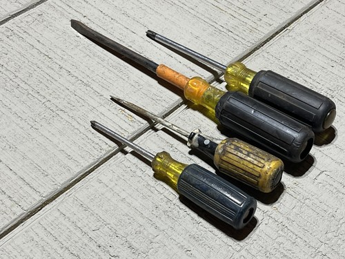 VINTAGE SET OF 54SCREWDRIVERS-CUSHION GRIP HANDLES- - Picture 4 of 7