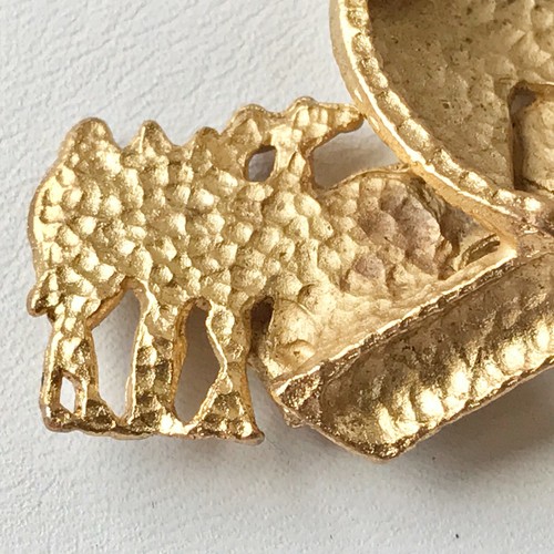 Vintage Gold Noahs Ark Pin Brooch Elephants Giraffes Religious Genesis Plated - Picture 11 of 12
