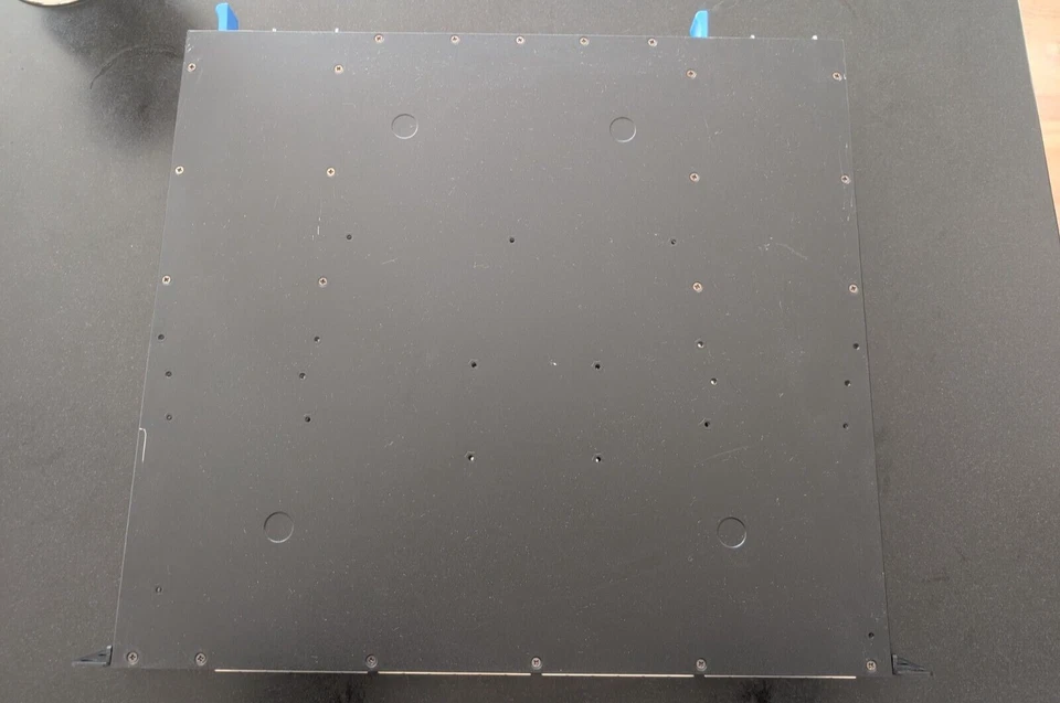 Quanta LB8 48 Port 10G SFP+ Layer 4 10GbE Switch 48x10G - Image 2 of 4