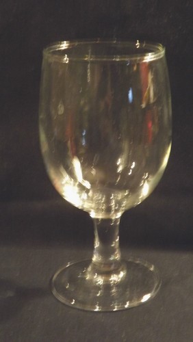 COPA DE VINO PEDESTAL DE CRISTAL TRANSPARENTE 6 PULGADAS DE ALTO - 11 ONZAS FLUIDAS - Imagen 2 de 4
