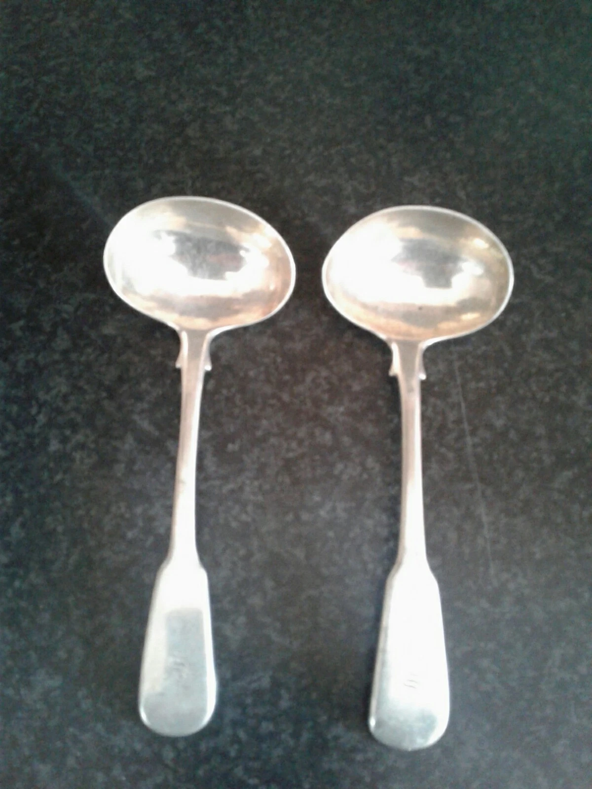 GOOD PAIR Of ANTIQUE STERLING SILVER, FIDDLE PATTERN SAUCES LADLE LONDON 1815.