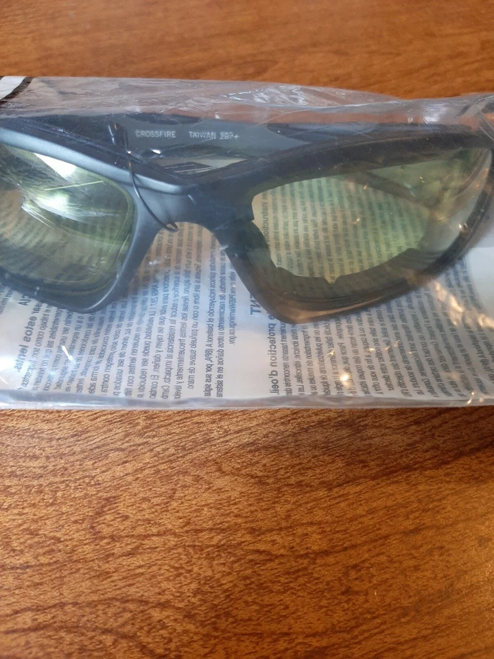 Gafas de seguridad Crossfire MP7 con lente antiniebla amarilla y marco negro forrado de espuma Foto 4 de 4