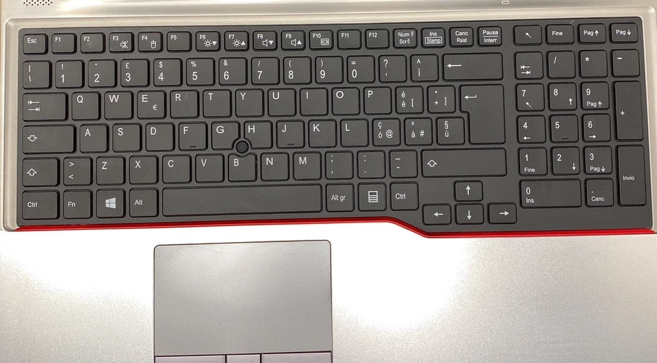 FUJITSU CELSIUS H760 15,6" Renovado CPU I5-6440HQ 2.60GHZ RAM16GB SSD512GB - Imagen 4 de 4