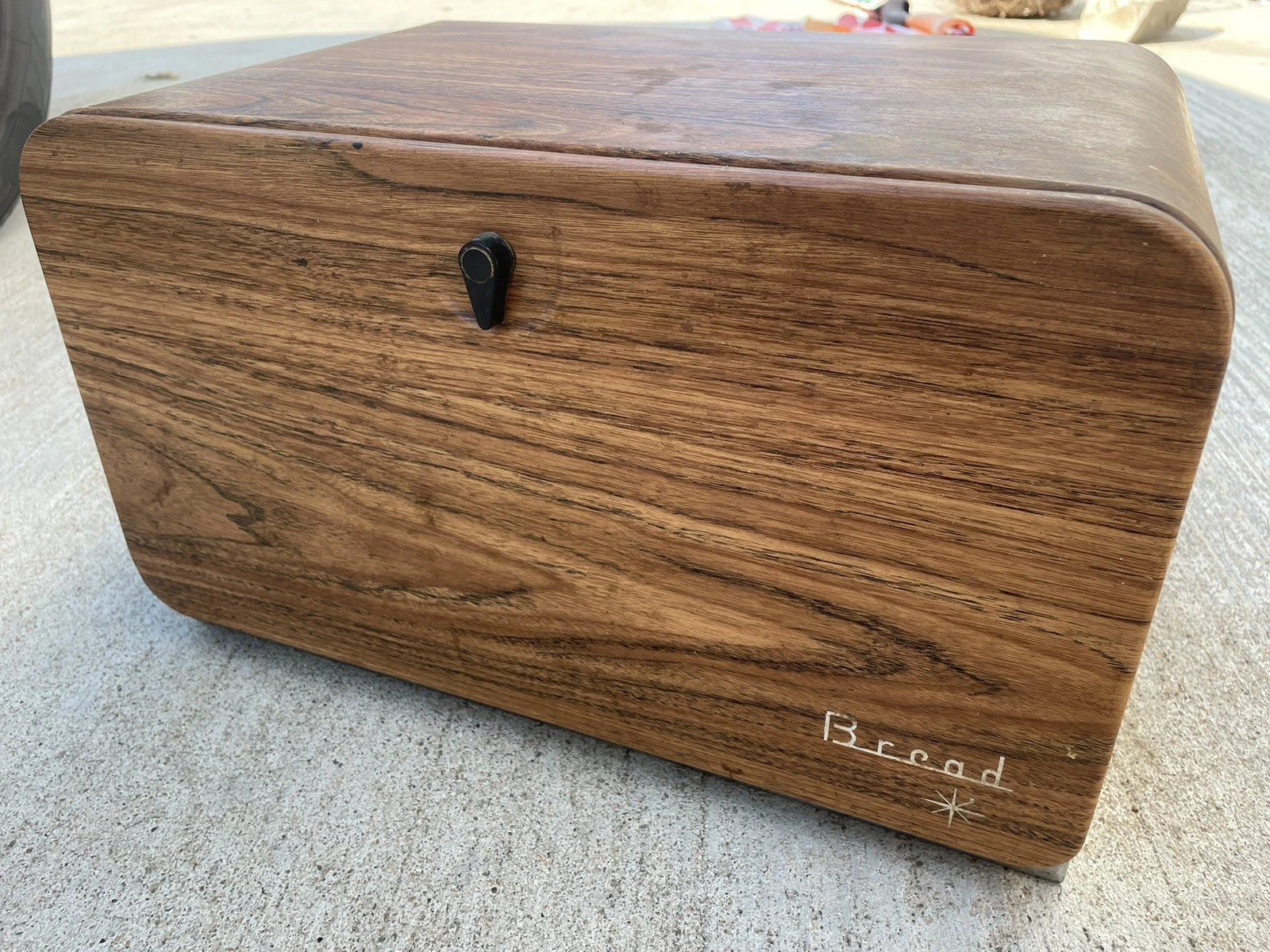 VTG Faux Wood Pantry Queen Metal Tin MCM Countertop Pie Bread Box NL