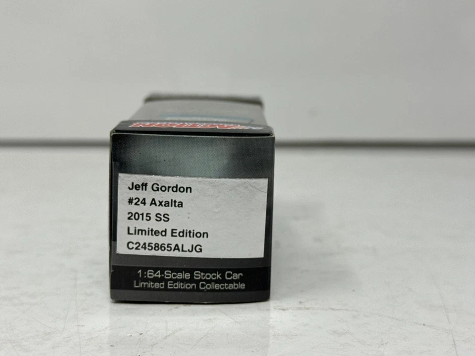 Jeff Gordon #24 Axalta 2015 SS 1:64 Diecast Lionel Racing NASCAR - Image 4 of 4