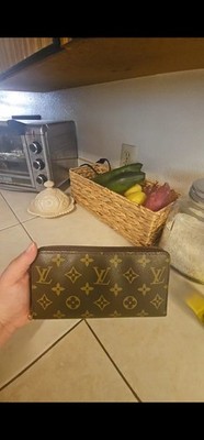 Luis Vuitton Zippy Wallet - Excellent Condition