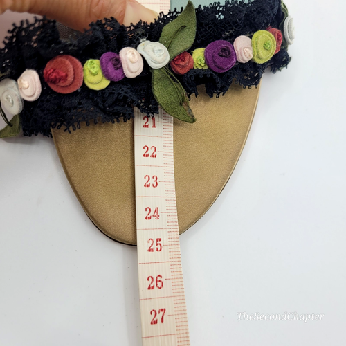 Sandalias VALENTINO Vintage Años 2000 Tacones 37 Flor Dorado Satinado Encaje Corbata al Tobillo - Imagen 14 de 15