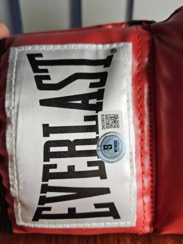 Roy Jones Jr. Signed Everlast Boxing Glove (Beckett Witnessed) - Picture 3 of 6
