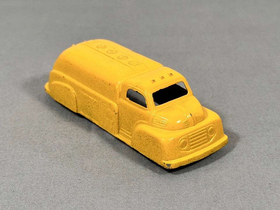 老式 Tootsietoy 黄色油轮燃料卡车艺术装饰流线 - 美国制造 — 第 3/4 张图片