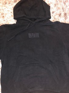 kith black hoodie