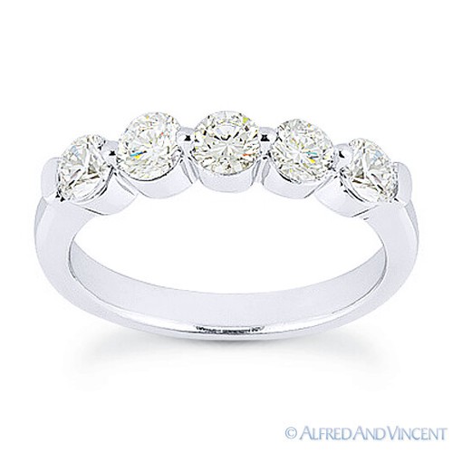 Anillo de boda banda de 5 piedras moissanita oro blanco 14k de corte redondo Forever ONE D-E-F - Imagen 2 de 5