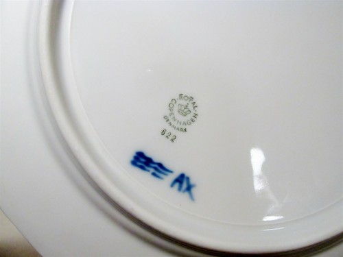 "Platos de ensalada de colección Royal Copenhagen China flores azules curvas 6 - #622 8 3/8" - Imagen 7 de 7