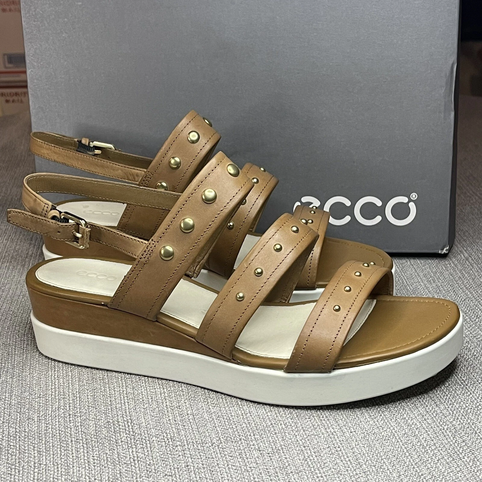 Sandalo da donna Ecco 260333 taglia US 10 EU 41 colore whisky marrone nuovo con scatola
