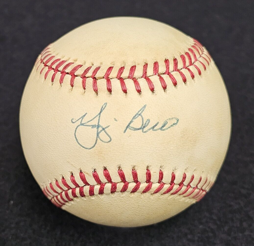YOGI BERRA Signed Official MLB Baseball-HALL OF FAME-NEW YORK YANKEES-PSA - Picture 7 of 7