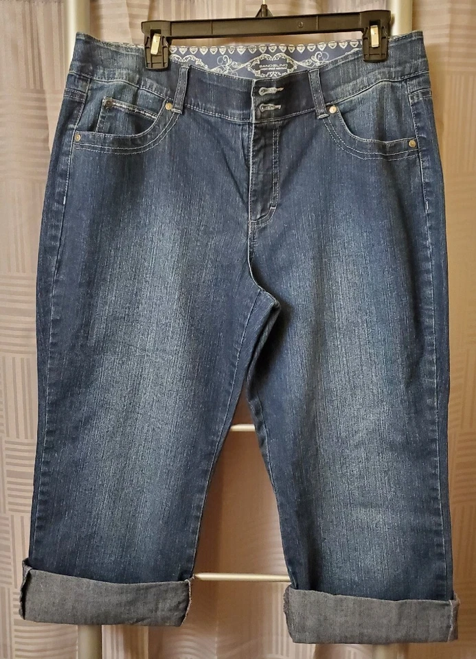 Gorra de mezclilla elástica con puños para mujer Bandolina lavado medio talla 12 Foto 4 de 4