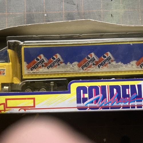 Golden Wheel Series Pepsi Die Cast Tractor Trailer Coin Bank New bx11 - Picture 3 of 9