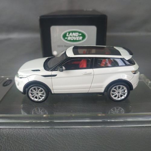 CENTURY 1:43 Range Rover Evoque White - Picture 3 of 7