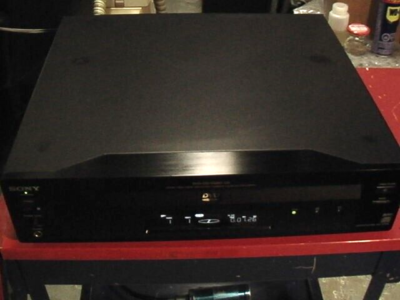 Pioneer DVP-S7000 Reference dvd player. Rare in New