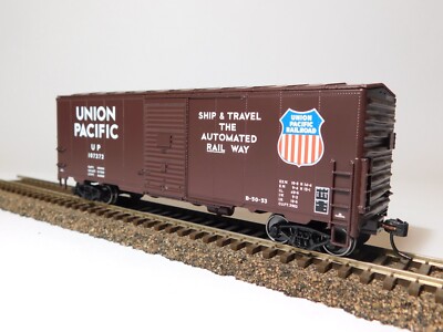 40' AAR Modernized 1948 Boxcar; Union Pacific; Walthers Mainline 910-1215