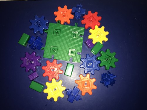 21 Ersatzteile Learning Resources Zahnräder Super Gebäude Spielzeug Set Lot B - Bild 1 von 2