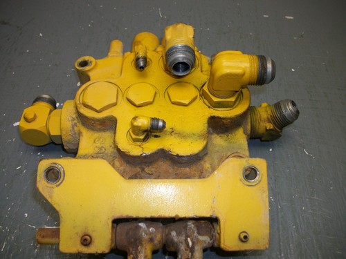 Husco 3302-55 Caterpillar V60B Forklift Hydraulic Control Valve Tilt 2 Spool Cat - Imagen 2 de 9