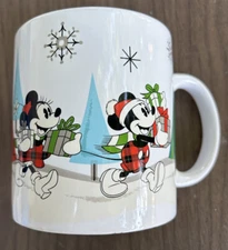 Disney Mickey & Friends Christmas 24oz Large Ceramic Coffee Mug Zrike Brands
