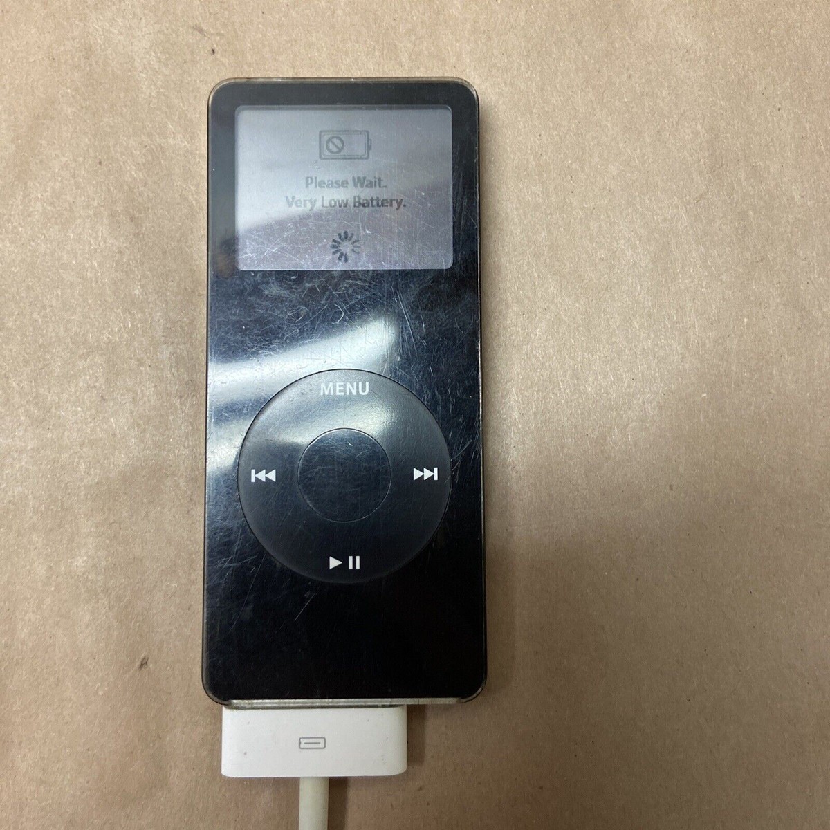 Apple iPod Nano 1st Generation , Black White , 1GB 2GB New Apple iPod Nano 1st Generation , Black White , 1GB 2GB New