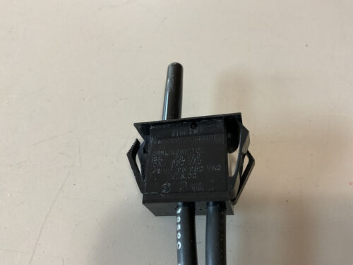 GOODMAN JANITROL AMANA B13708-20 B1370820 BLOWER DOOR SAFETY SWITCH - Picture 3 of 3