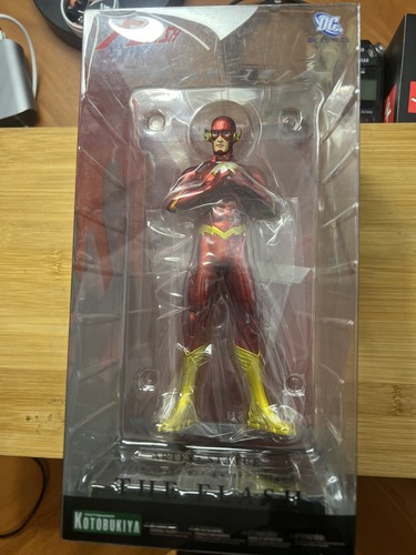 DC Comics The Flash Kotobukiya ARTFX+Statue RARE Sealed In Box NEW 52 - Picture 8 of 8