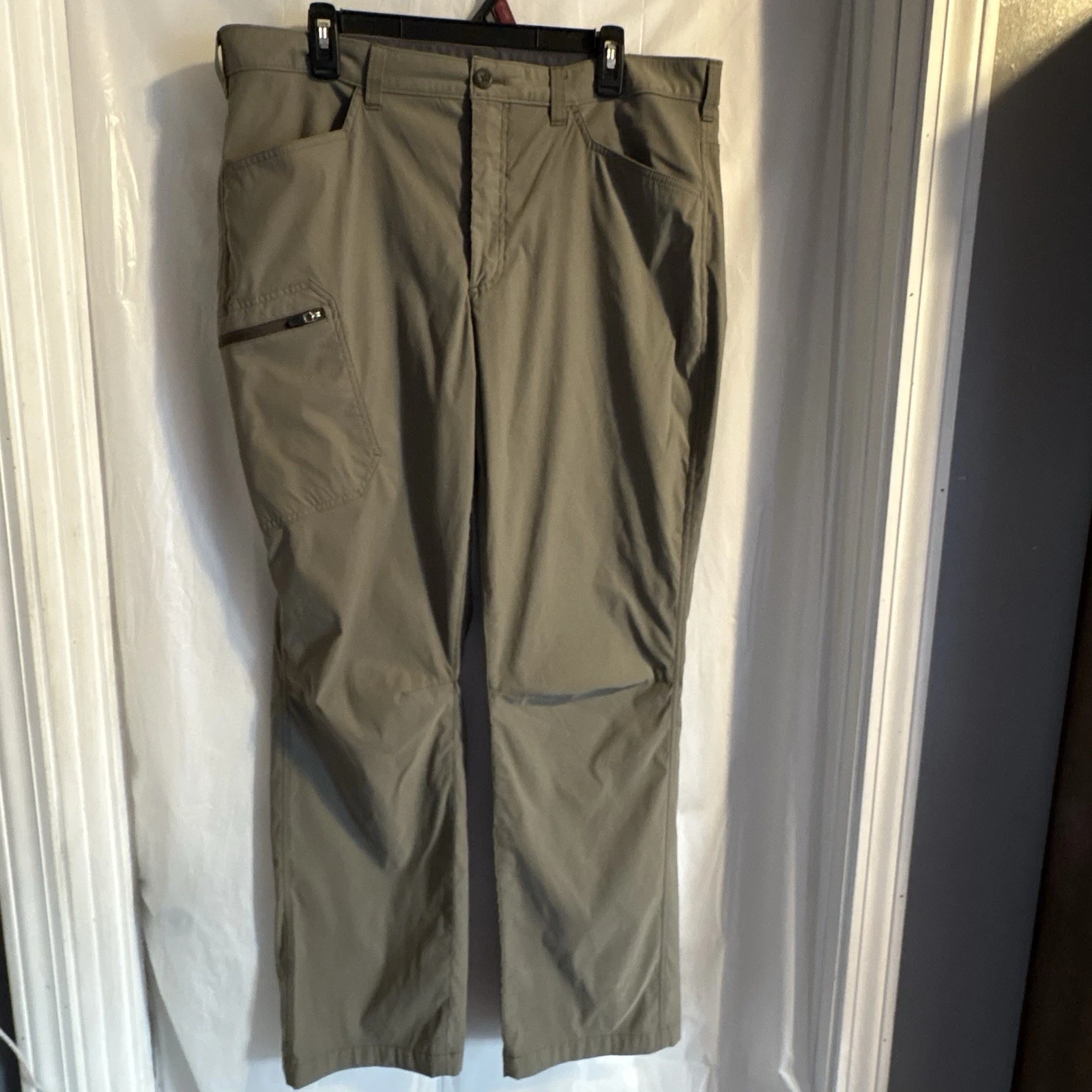 Eddie Bauer Rainier Pants Mens 38x32 Outdoor Hiking Cargo Active Fishing Green