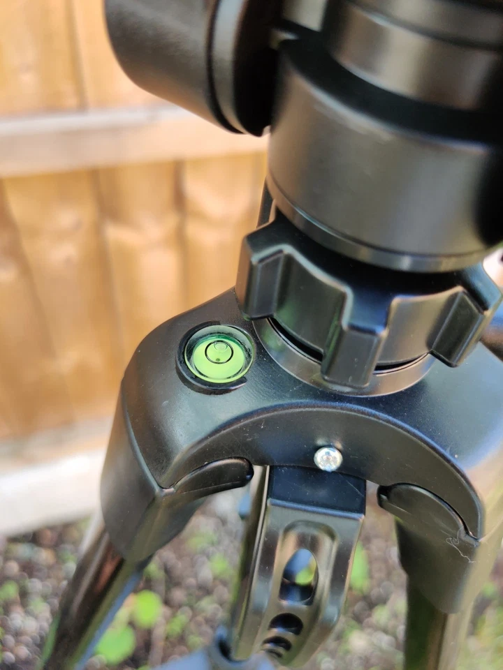 Camera Tripod Lightweight Adjustable 50 - 140cm Compact Portable With Case Level - Image 4 of 4