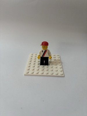 Vintage Lego Sports Racing Team Minifigur rote Kappe Classic Smiley Figur