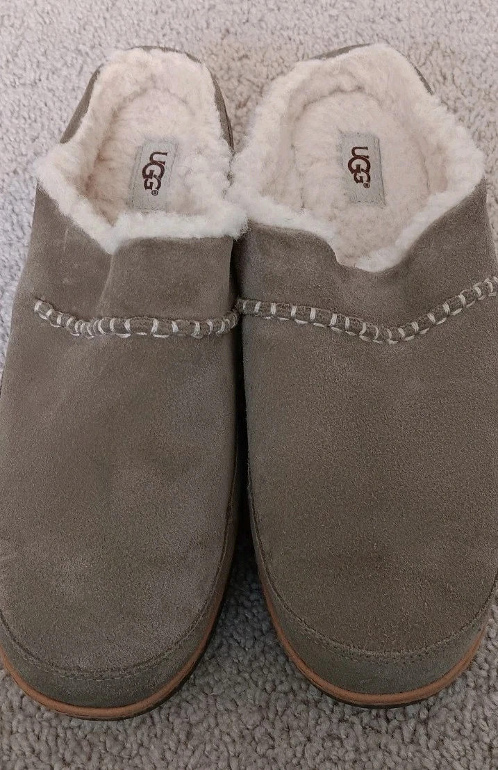 Scarpe zoccoli UGG donna taglia 10 Lynwood punta chiusa colore kaki scamosciato