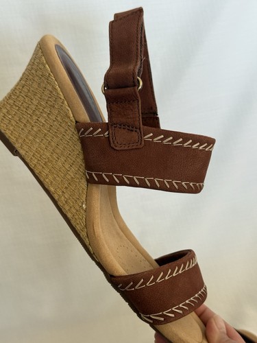 Clarks Collection Women's Kyarra Rose Nubuck Wedge Sandal Tan Size 10M - Picture 12 of 14