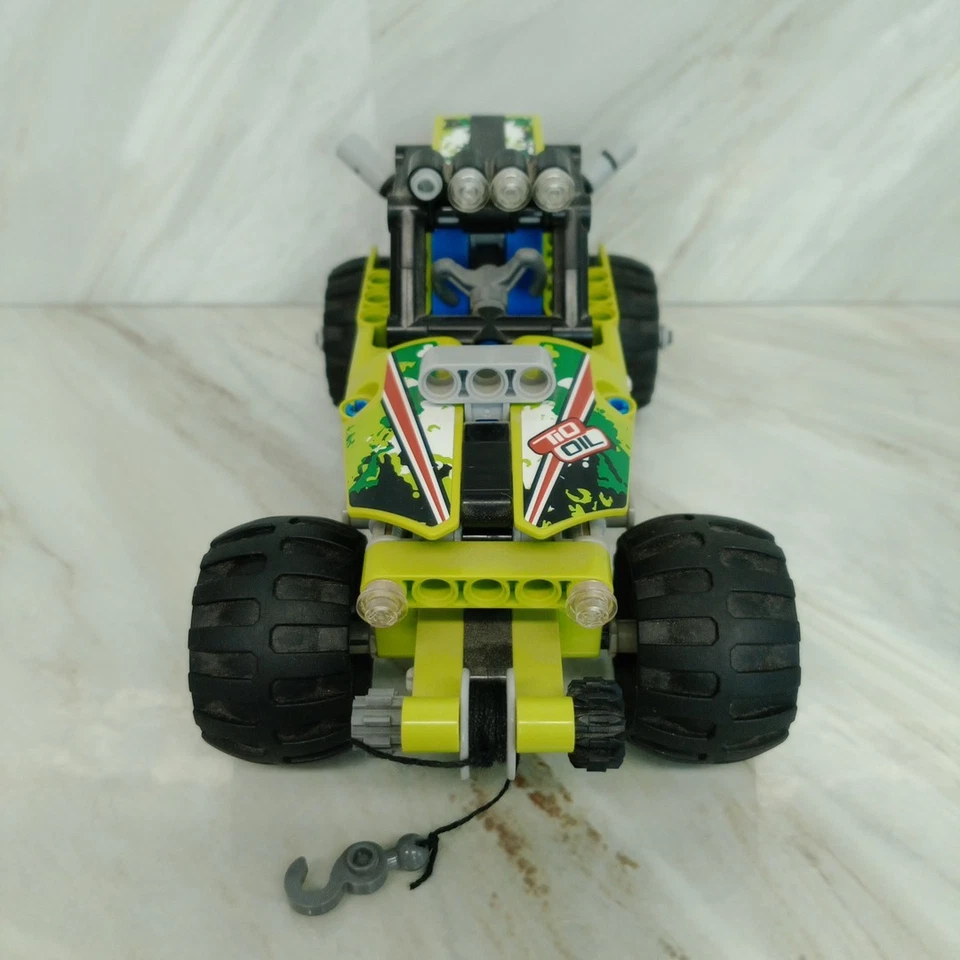 LEGO Technic 42027 Desert Racer, foto 2 di 5