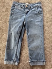 Signature by Levi Strauss Mid Rise Capri Jeans Women's Size 8