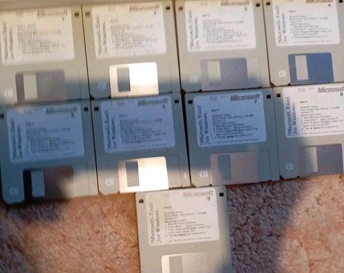 Microsoft Excel 1994 version 5.0 2X Manuals Plus 9 x Floppy Disks in case Used - Zdjęcie 3 z 3