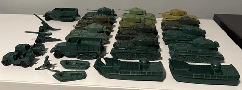 VINTAGE LOT Of 22 Marx Battleground Playset #41 Tank, Half-track, Raft, Howitzer