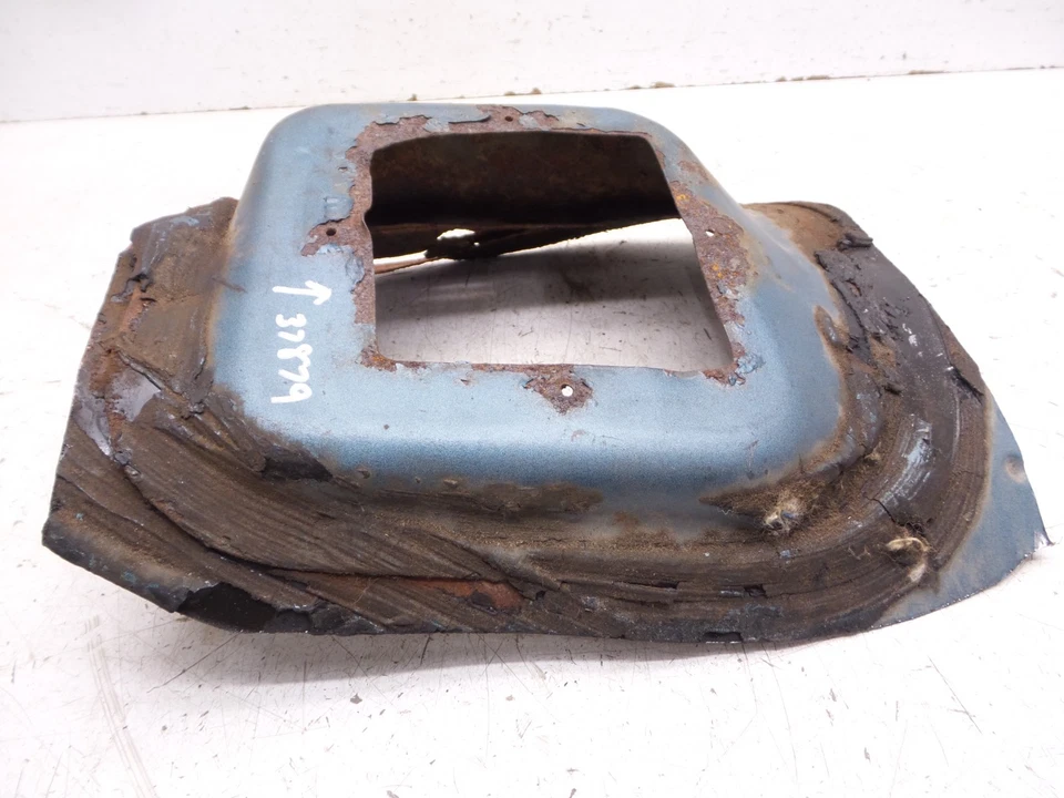 Camaro 75-81 Transmisión Manual Joroba Palanca de Cambios Montaje Sección Metal 4 Velocidades GM Foto 2 de 4