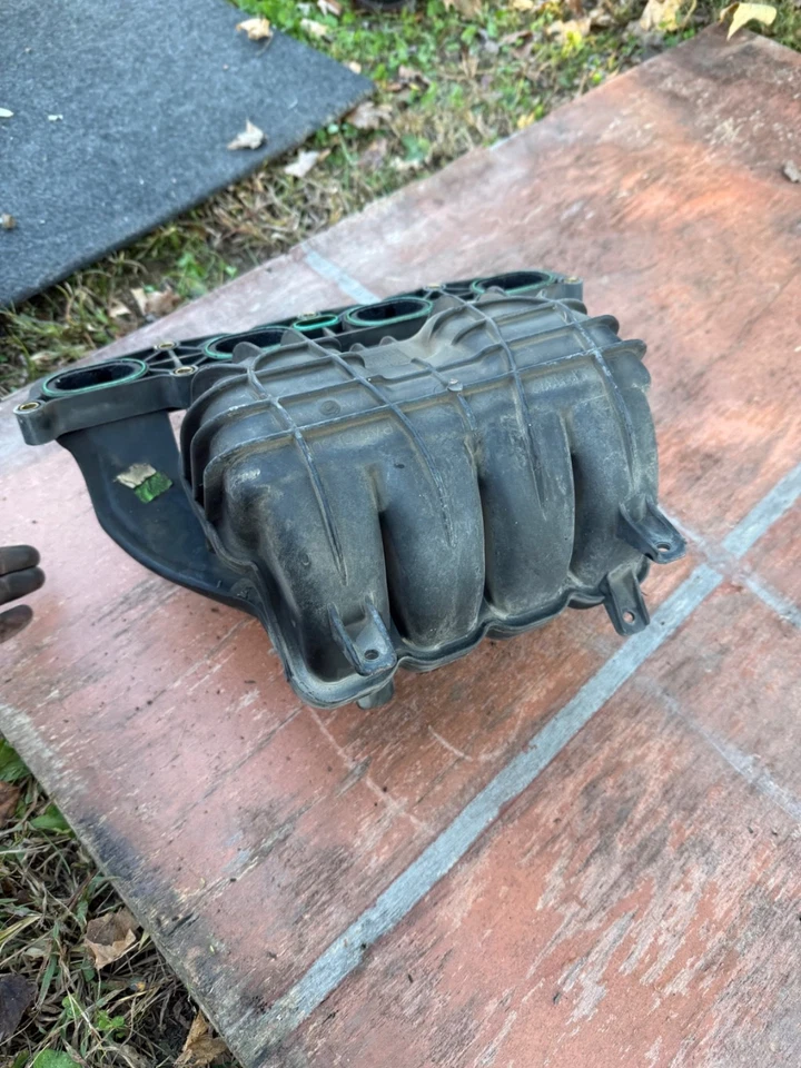 Chevrolet Cobalt 2005-06 colector de admisión 2,2 L Foto 4 de 4