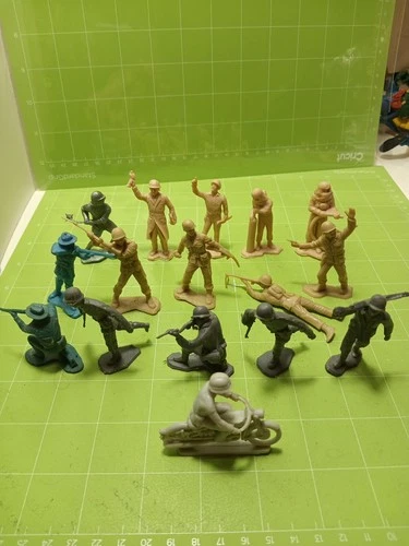 Vintage Marx Playset Mixed Figure Lot