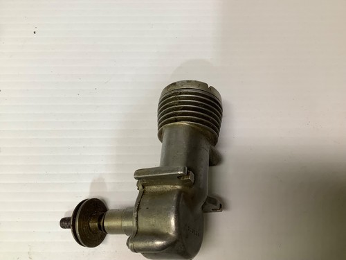 1940s Cannon 300 Spark Model Engine S/N 010134 - Picture 3 of 3
