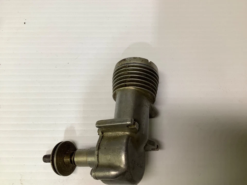 1940s Cannon 300 Spark Model Engine S/N 010134 - Image 3 of 3