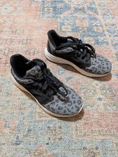 Womans Size 6 Tennis Shoes